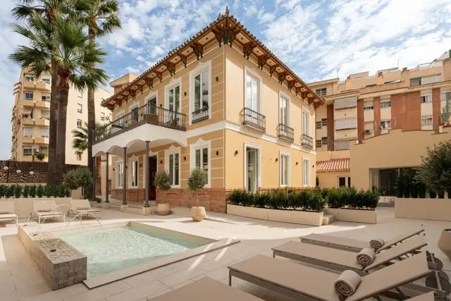 corporate-housing-malaga-facade-courtyard-courtyard-and-facade-dsc00906-640