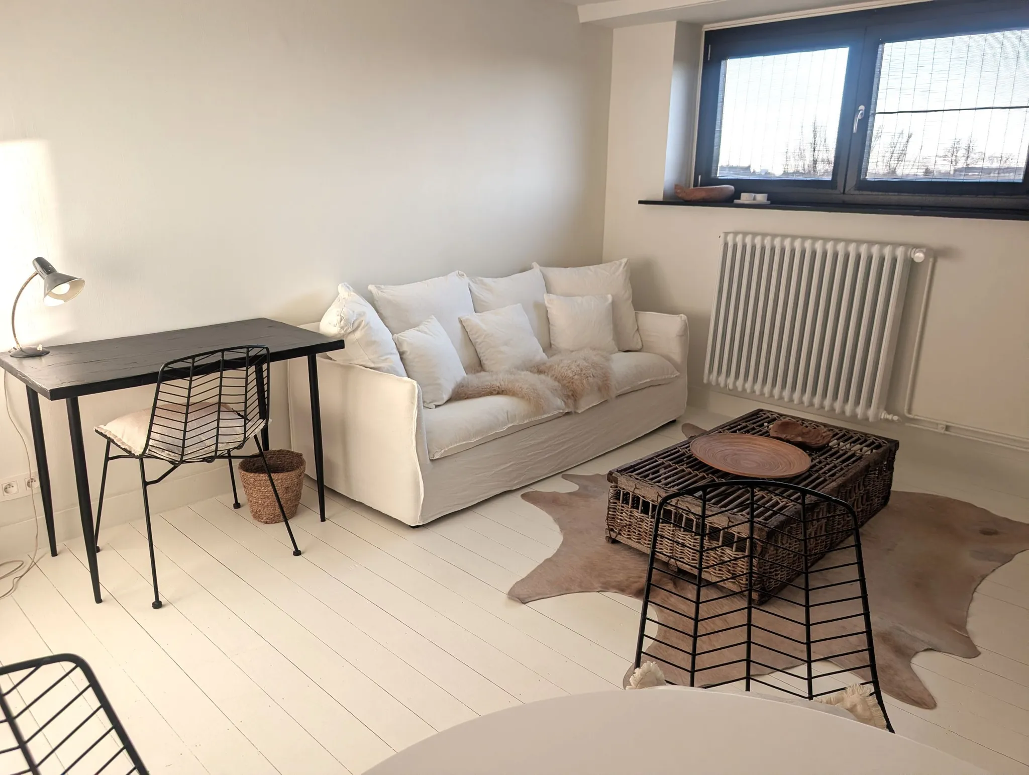 digital-nomad-appartement-gent-zithoek-en-werkplek.jpg